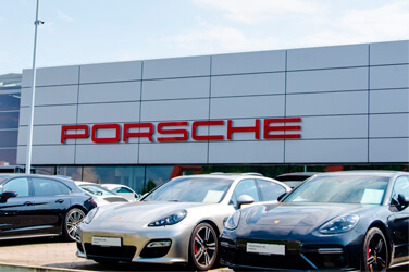 Si acudió a la OPV del fabricante de automóviles Porsche, ¿qué hacer con esta acción que cotiza ya en la Bolsa de Fráncfort?
